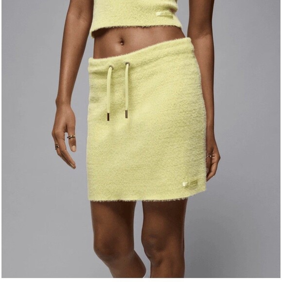 Jordan Dresses & Skirts - NWT Women's Air JORDAN Fluffy Knit Mini Skirt sz M Active HQ9178-335